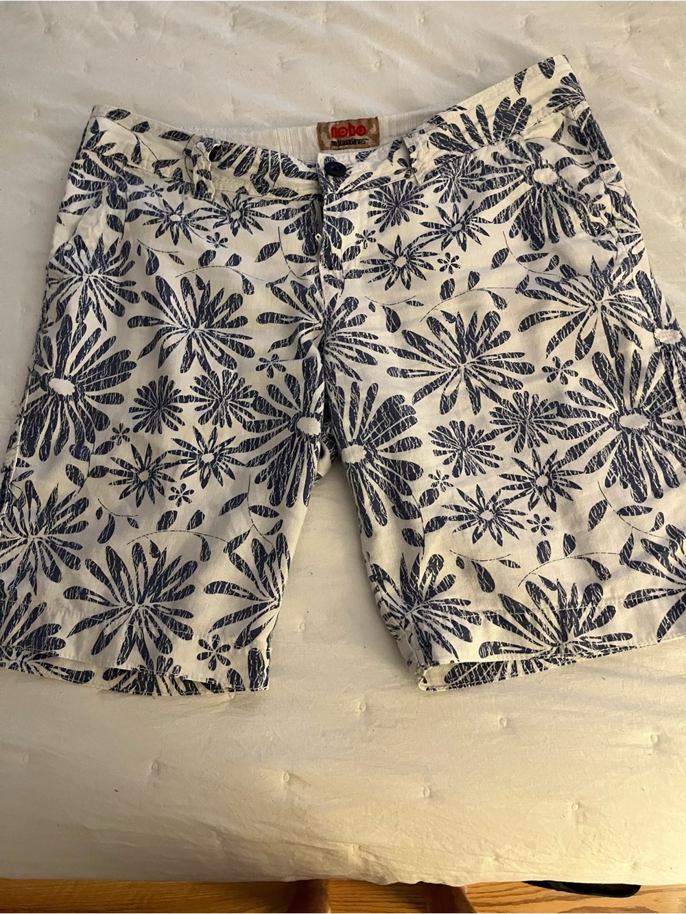 Junior shorts
Low rise
Length 17.5
Waist 34